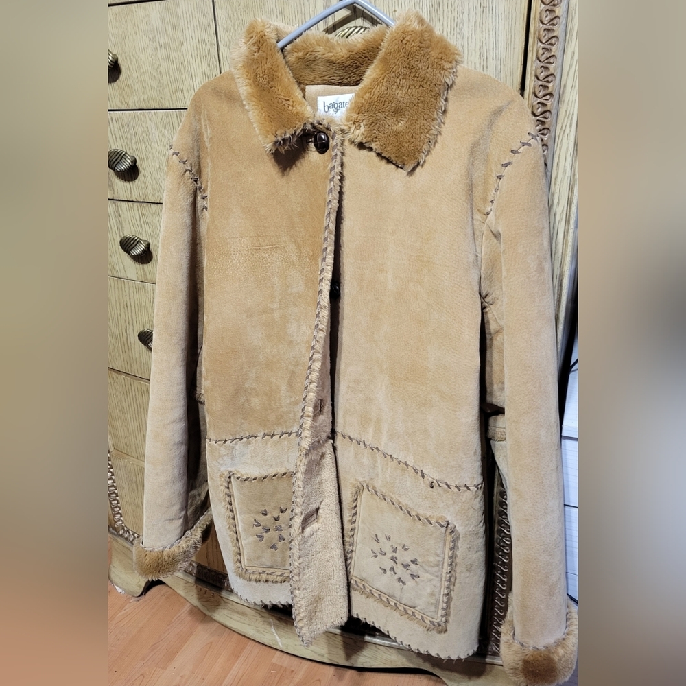 Bagatelle Suede Coat with faux fur trim XL